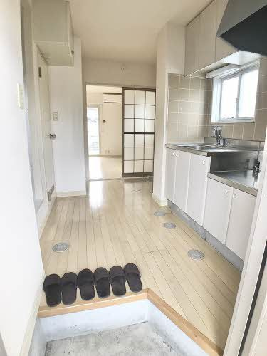 コーポシャネルの玄関