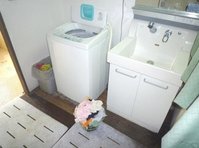 メゾンダイトウの洗面所|共用スペースです。