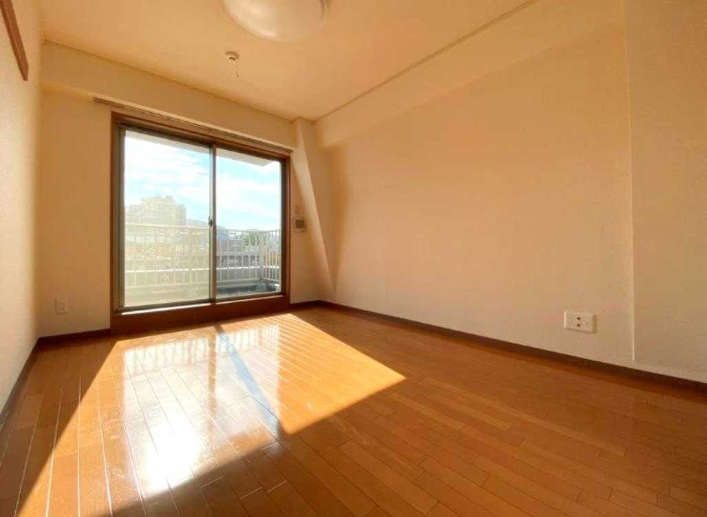 メゾンヌーヴェル　ペット相談　オートロック　角部屋の居間・リビング