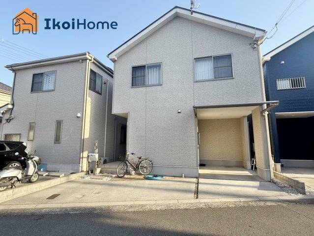 明石市魚住町西岡　中古戸建の駐車場|●資料・カタログのご請求無料●スーパーやコンビニ、飲食店、病院など徒歩圏内の施設も多々あります。
