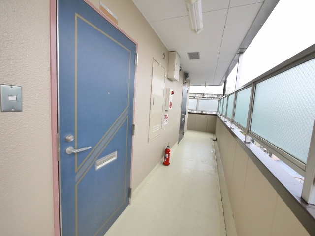 コーポ諏訪柳町のその他共用部分|共用廊下です