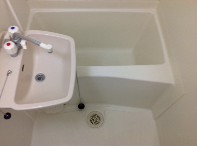 レオパレスクリエイトの浴室