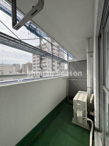 【バルコニー】 | 南向きバルコニーでは洗濯物を気持ちよく乾かすことができますよ☆
