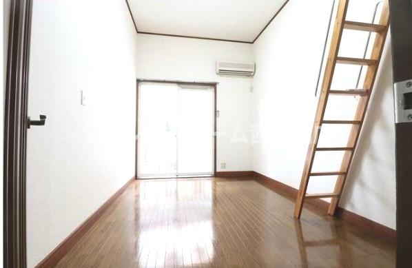 トキコーポＢ棟の居間・リビング