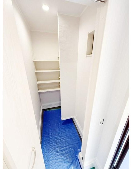 新座市野寺１丁目　建築条件付き売地　全６区画　誕生！のその他|施工事例
靴以外にもアウトドア用品やベビーカーなども収納可能。暮らしの幅が広がる実用的なスペースです