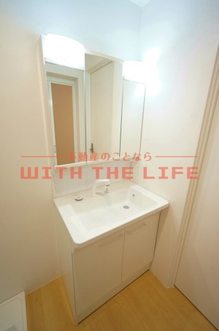 nido Amante(ニドアマンテ）【キャッシュバック対象物件】の独立洗面台|朝の支度にも助かる、独立の洗髪洗面化粧台