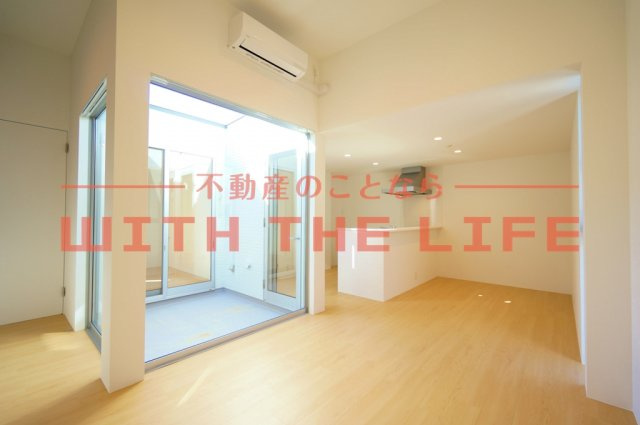 nido Amante(ニドアマンテ）【キャッシュバック対象物件】の居間・リビング|使いやすいリビングです