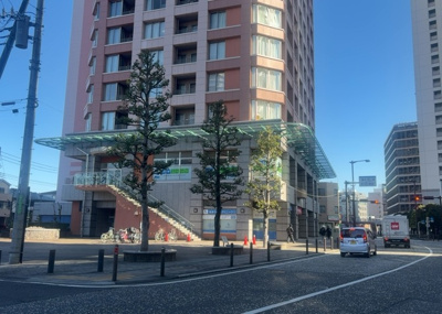 【外観】 | リビオ橋本タワーブロードビーンズ | マンションの外観は非常に重要なポイントです！外観の善し悪しは資産価値に大きな影響を与えます。外観のいいマンションを購入することで、高値で売却がしやすく、買い手が見つかりやすいというメリットがあります。