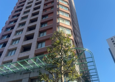 【構造・工法・仕様】 | リビオ橋本タワーブロードビーンズ | ＲＣ造、Reinforced Concreteは直訳すると補強されたコンクリートです。主に柱や梁・床・壁が鉄筋とコンクリートで構成おり、鉄筋を組んだ型枠にコンクリートを流し込んで固めたものを指します。