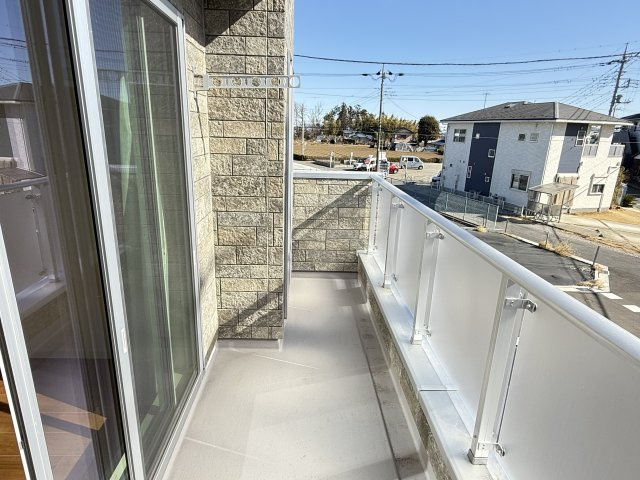 川越市大字安比奈新田　新築一戸建て　2号棟のバルコニー|外からの目が気にならないバルコニーで洗濯物が干せます