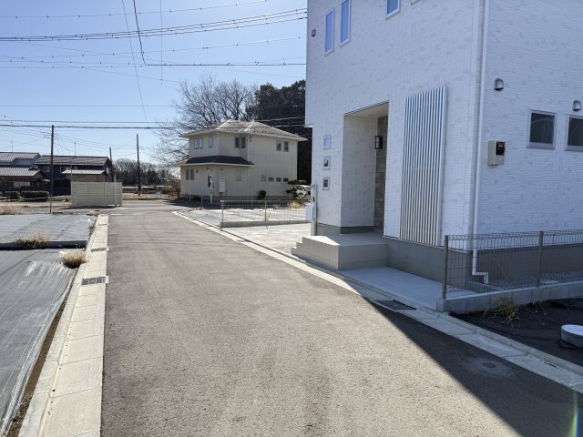 川越市大字安比奈新田　新築一戸建て　2号棟の前面道路含む現地写真|前面道路含む現地写真です