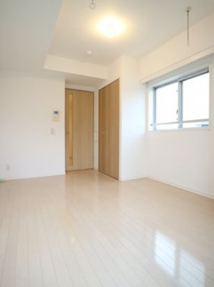 プラウドフラット門前仲町Ⅱの居間・リビング