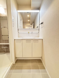 【独立洗面台】 | ダイアパレス甲子園 | シャワー付き洗面台でお掃除もラクラク