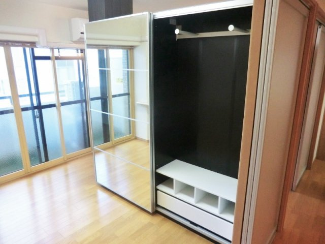 ライオンズマンション浦和第二の収納|★収納・スライドドアタイプのクローゼット付き★