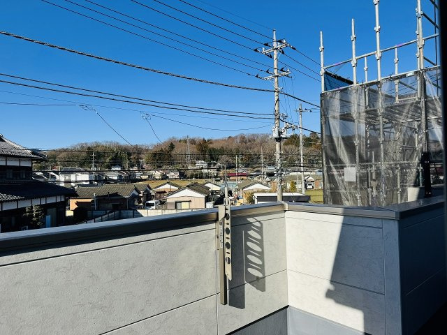 八王子市　大楽寺町　新築一戸建て　１期のバルコニー|～広々としたルーフバルコニー　陽当たり良好、洗濯物がよく乾きそうです～