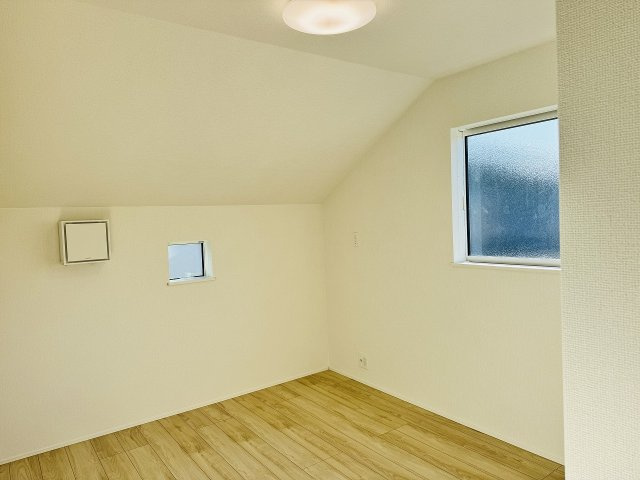 八王子市　大楽寺町　新築一戸建て　１期の洋室|～2階5.7帖の洋室　2面採光で風通しの良いお部屋です～