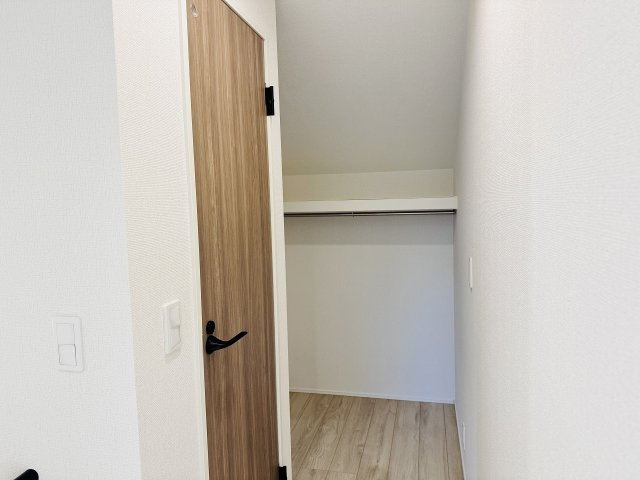 八王子市　大楽寺町　新築一戸建て　１期の収納|～2階にはファミクロ有り、季節物の収納にも重宝します～