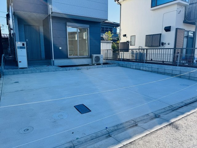 八王子市　大楽寺町　新築一戸建て　１期の駐車場|～並列2台駐車可能カースペース～