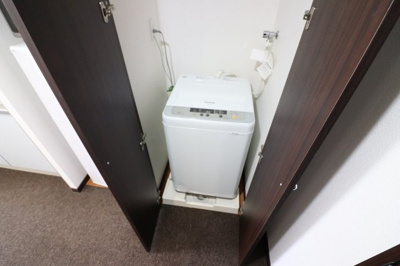 【設備】 | マリス京橋WING | 洗濯機も室内に置けます。
