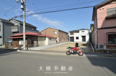 【前面道路含む現地写真】 | 海老名市河原口2丁目  新築戸建て　全2棟【仲介手数料無料】 | 宅地建物取引士による不動産のご説明・現地のご案内、住宅金融普及協会住宅ローンアドバイザーが住宅ローンのアドバイスから融資実行までのお手伝いをしっかりサポートします♪