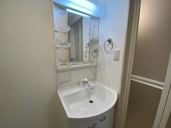 Crescita六番町の洗面所