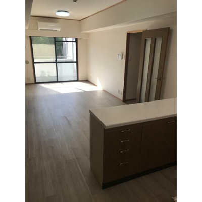 【居間・リビング】 | ロイヤルマリーンハイム | 14.0帖のきれいなLDK。