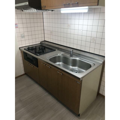 【キッチン】 | ロイヤルマリーンハイム | グリル付き３口コンロ。