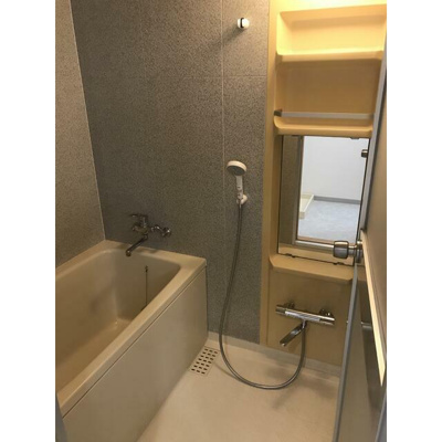 【浴室】 | ロイヤルマリーンハイム | 追い焚き機能付きバス。