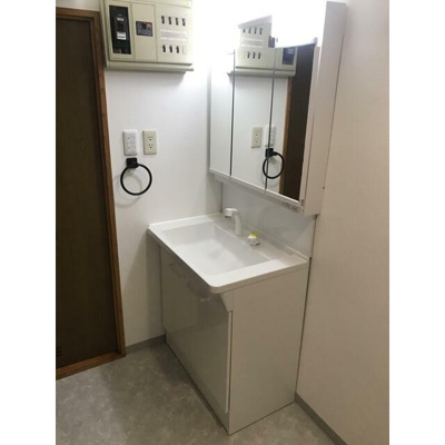 【独立洗面台】 | ロイヤルマリーンハイム | 嬉しい独立洗面台付き。