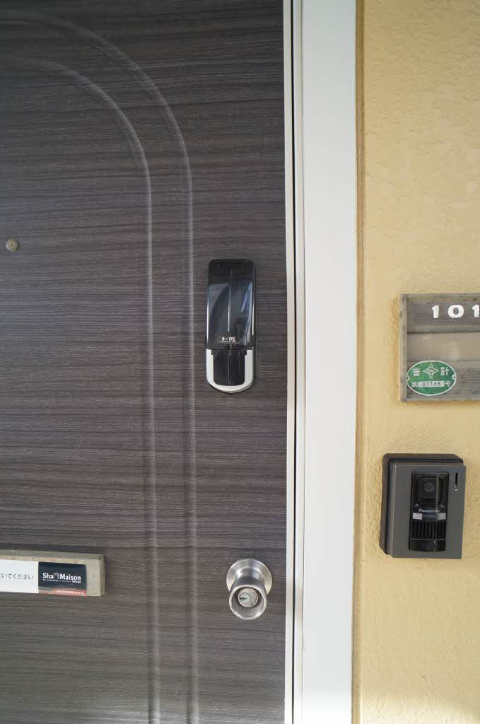 ユーロハイツ名須川 Ｂの玄関