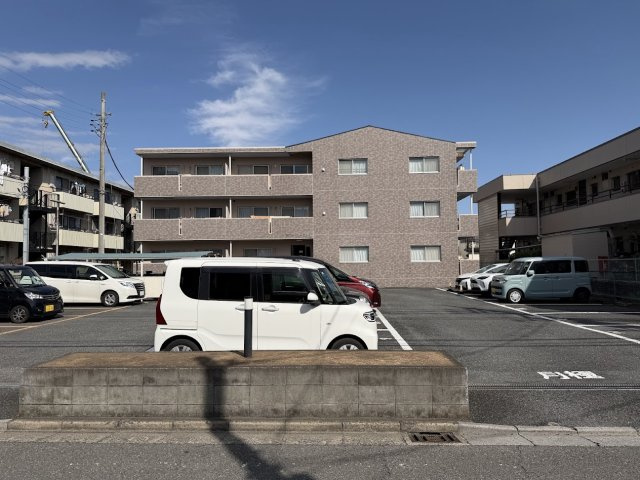 ラフォーレ中浦和Ⅱの駐車場