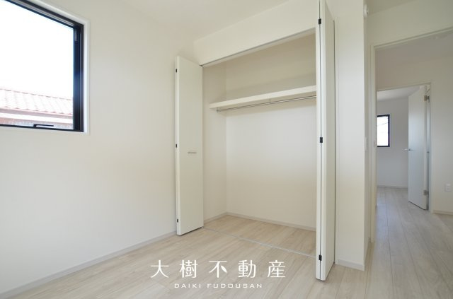 【洋室】 | 海老名市河原口2丁目  新築戸建て　全１棟【仲介手数料無料】 | 2階　洋室4（5.2帖）クローゼット