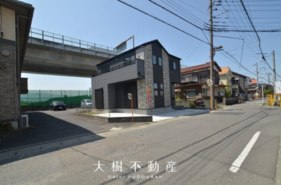 【前面道路含む現地写真】 | 海老名市河原口2丁目  新築戸建て　全１棟【仲介手数料無料】