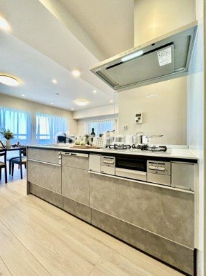 【キッチン】 | アルファコート西葛西 | ワイドで収納豊富なシステムキッチン