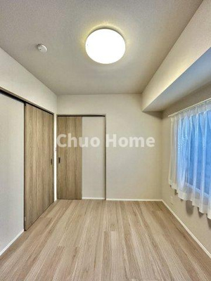 【洋室】 | アルファコート西葛西 | 【洋室】快適に過ごす条件は、一人ひとり違います。だからこそ飾り過ぎないシンプルな内装と偏り過ぎないデザインで統一しております。居住していく中でオーナー様だけの【マイホーム】に創り上げて下さい