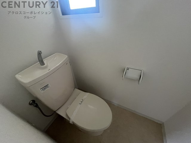 窓付きのトイレで換気に便利♪