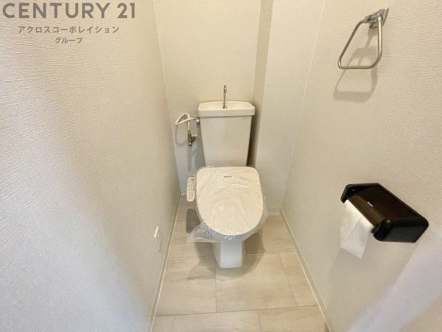 温水洗浄便座付きのトイレです♪