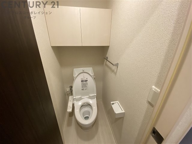 温水洗浄便座付きのトイレです♪