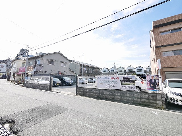 田中モータープールの外観