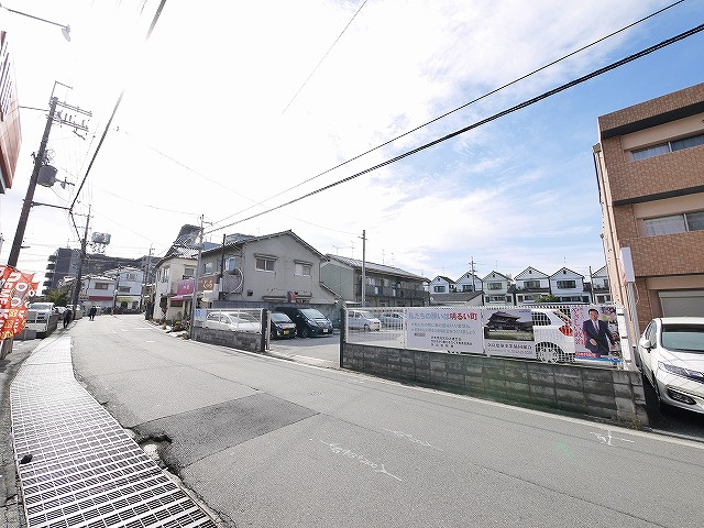 田中モータープールの外観