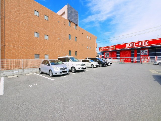 田中モータープールの外観