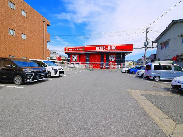 田中モータープールの外観