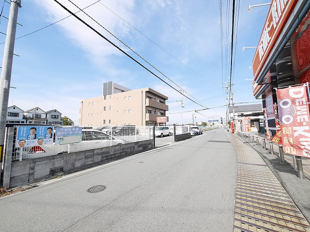 田中モータープールの外観