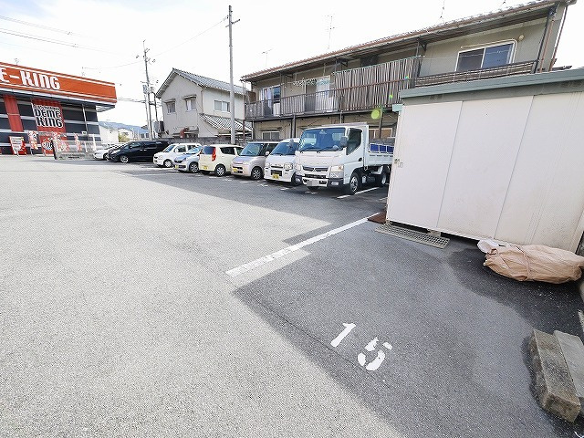 田中モータープールの外観