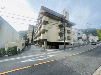【外観】 | 第二ハイツ六甲 | バス停すぐ近くの好立地。