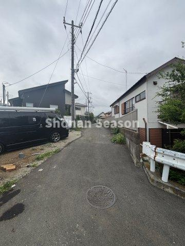 【現地画像あり】伊勢原市岡崎2期　新築戸建　全1棟の前面道路含む現地写真|税制優遇や耐震性、省エネ性などメリットだらけの長期優良住宅を新居にいかがでしょうか♪