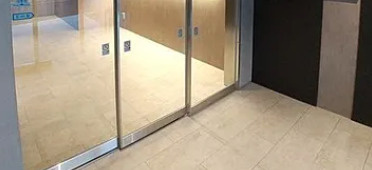 リヴシティ初台のロビー