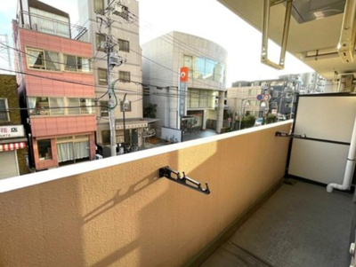 【バルコニー】 | ライオンズプラザ東向島 | お洗濯にも便利なバルコニー付き