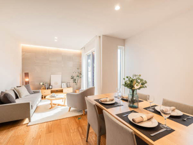 練馬区春日町6丁目　2018年築　生活快適エリア　大型中古戸建の居間・リビング