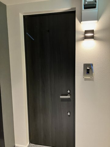 IL POSTO SOLEGGIATOの玄関